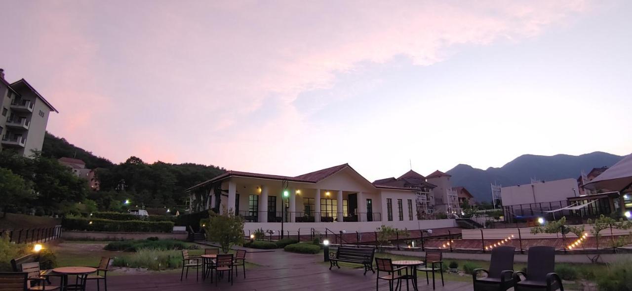 Tops10 Resort Donggang Cistar Yeongwol Eksteriør billede